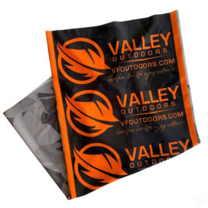 Black polyester neck gaiter